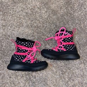 Toddler Girl Nike Snow Boots Size 9C Pink, Black & White